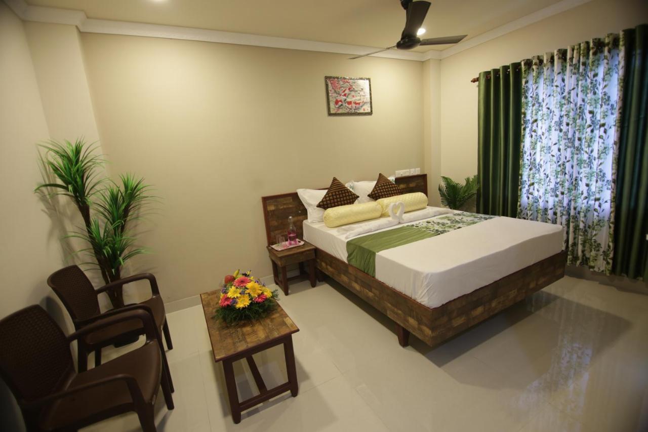 Mirage Residency Hotel Kochi Exterior photo
